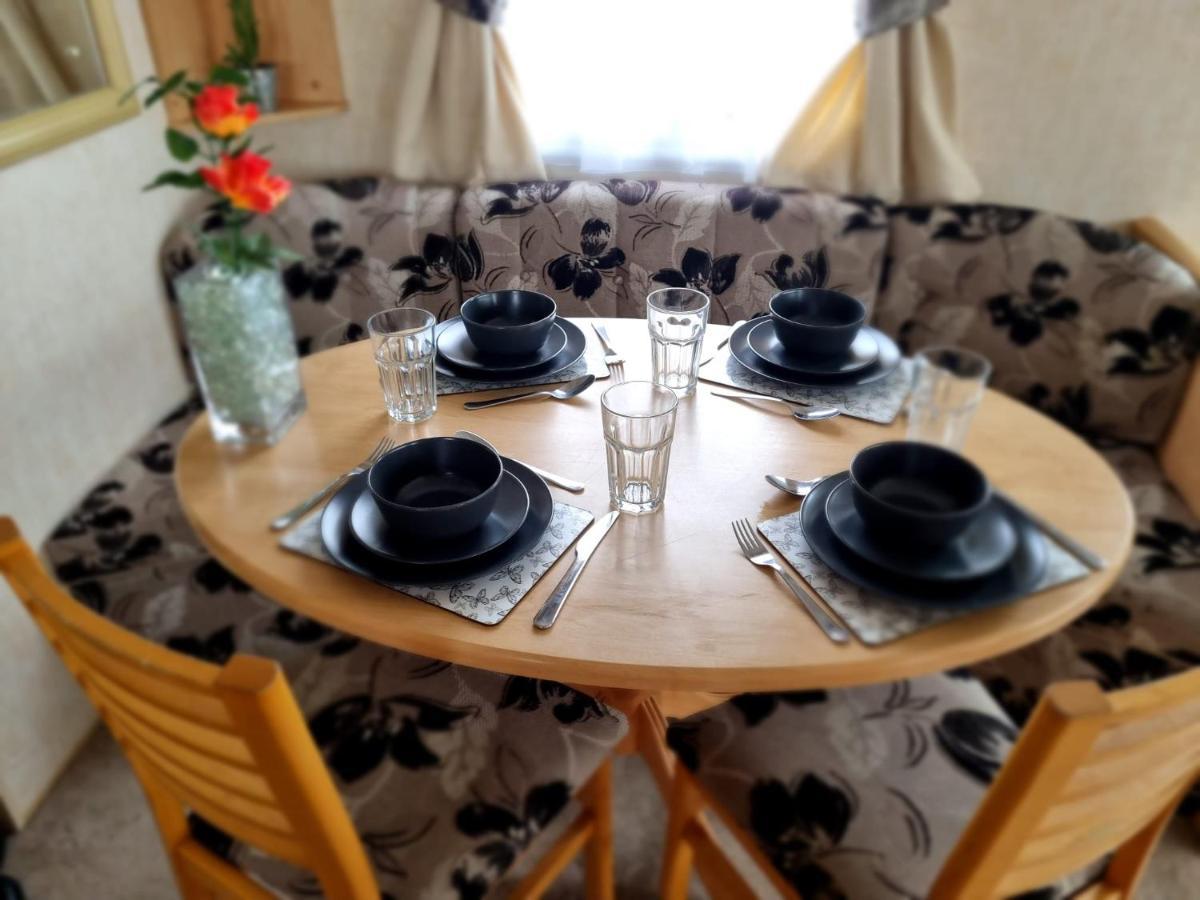 3 Bedroom Sleeps 6 On Coral Beach Ingoldmells Exterior foto